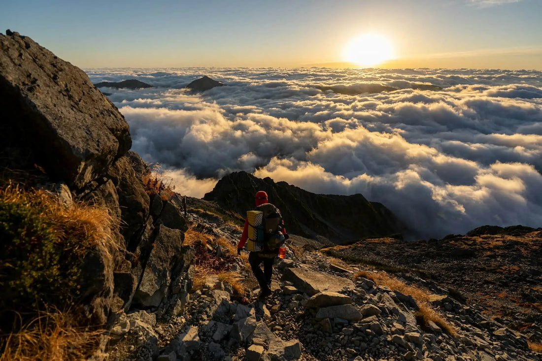 Crema solar para montañismo, senderismo y trekking: guía de protección en altitud